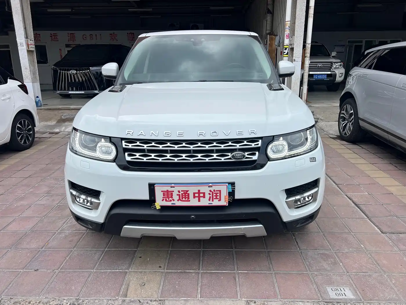 Land Rover Range Rover Sport 2017 3.0 SC V6 SE фото 2