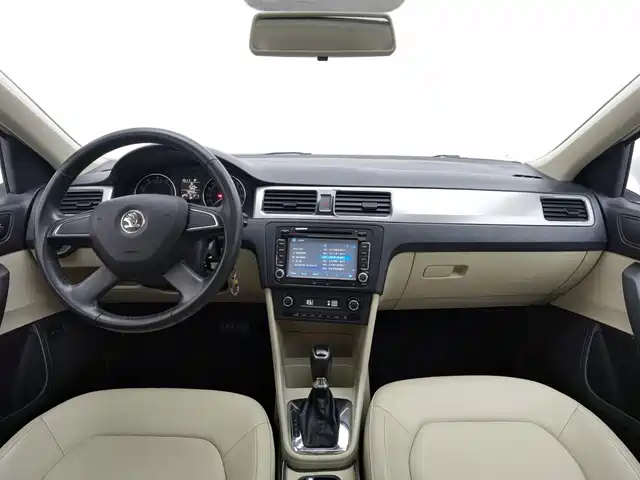 Škoda Rapid 2013 1.6L Automatic Preferred — фото 5