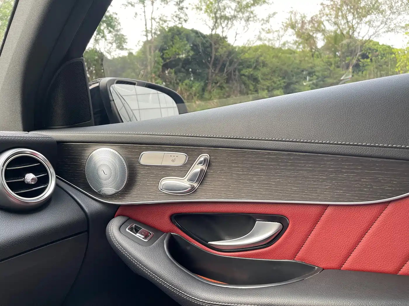 Mercedes-Benz GLC Coupe 2020 GLC 300 4MATIC Coupe SUV фото 25