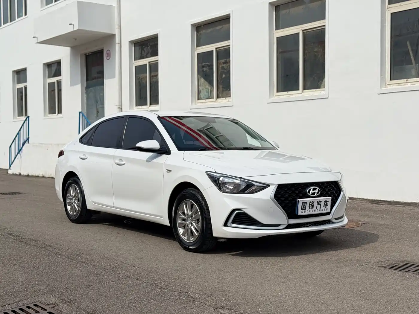 Hyundai Elantra 2020 1.6L Auto GL Pleasing Edition фото 3
