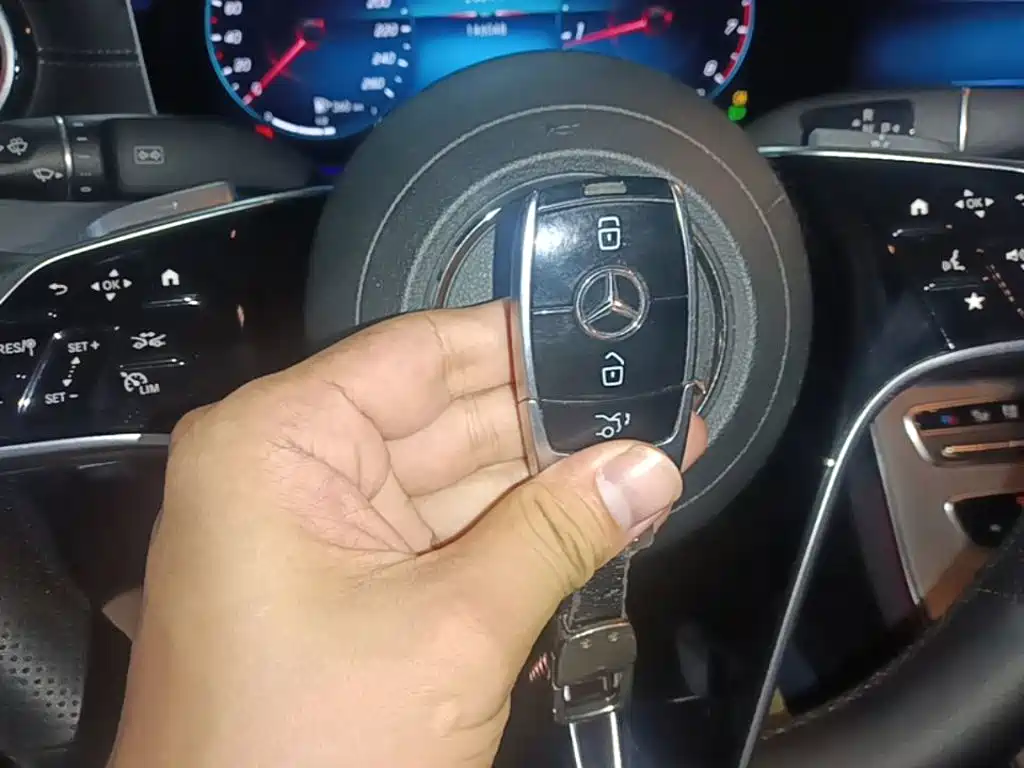 Фото 9 - Mercedes-Benz E-Class
