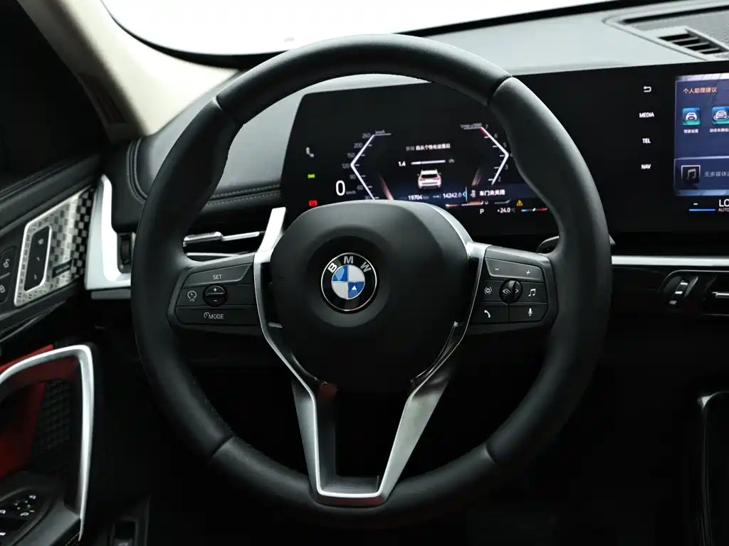 Фото 15 - BMW X1