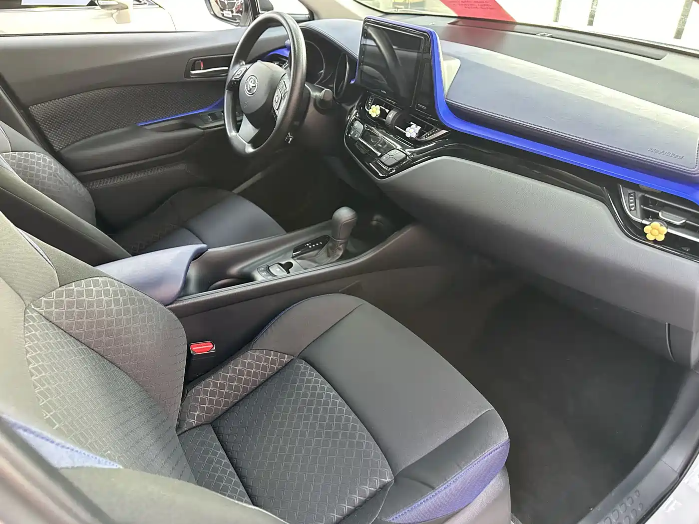 Toyota C-HR 2022 2.0L Comfort Edition фото 9