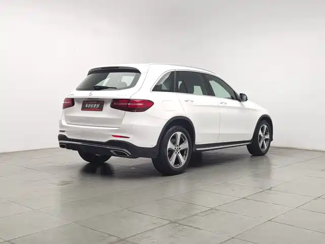 Mercedes-Benz GLC 2017 GLC 260 4MATIC Luxury — фото 2