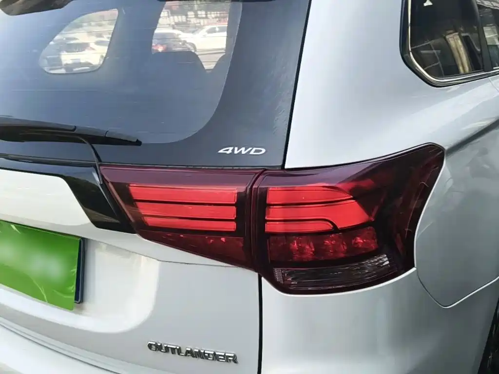 Mitsubishi Outlander 2022 2021 2.4L 4WD Yaodong Edition 5-seater
