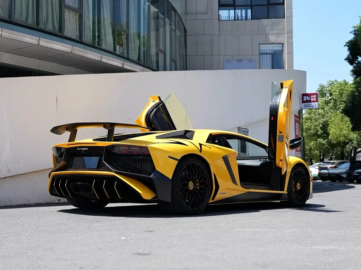 Lamborghini Aventador 2016 2015 LP 750-4 Superveloce