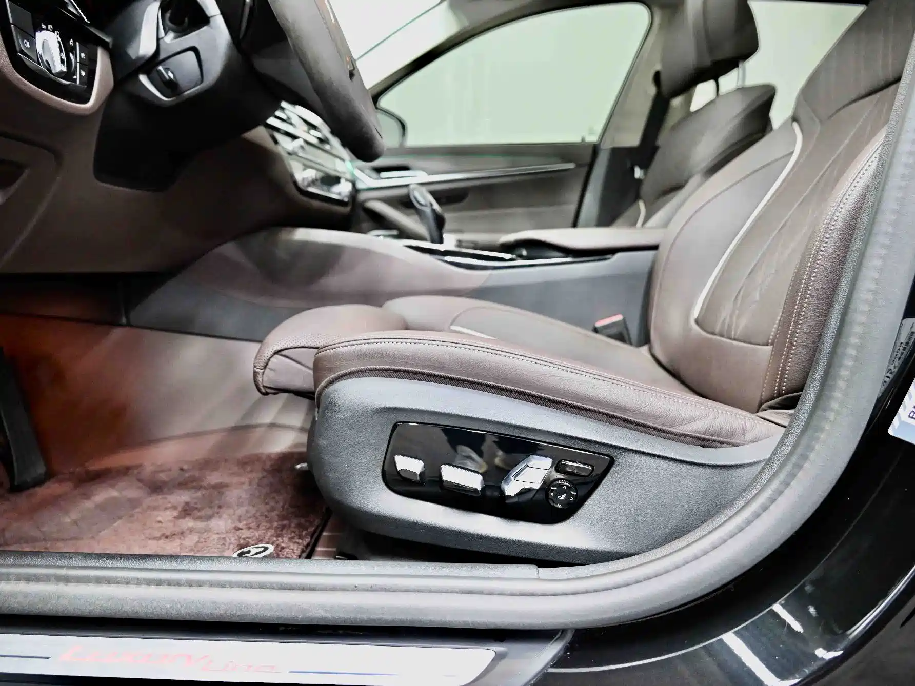 صورة 19 - BMW 5 Series