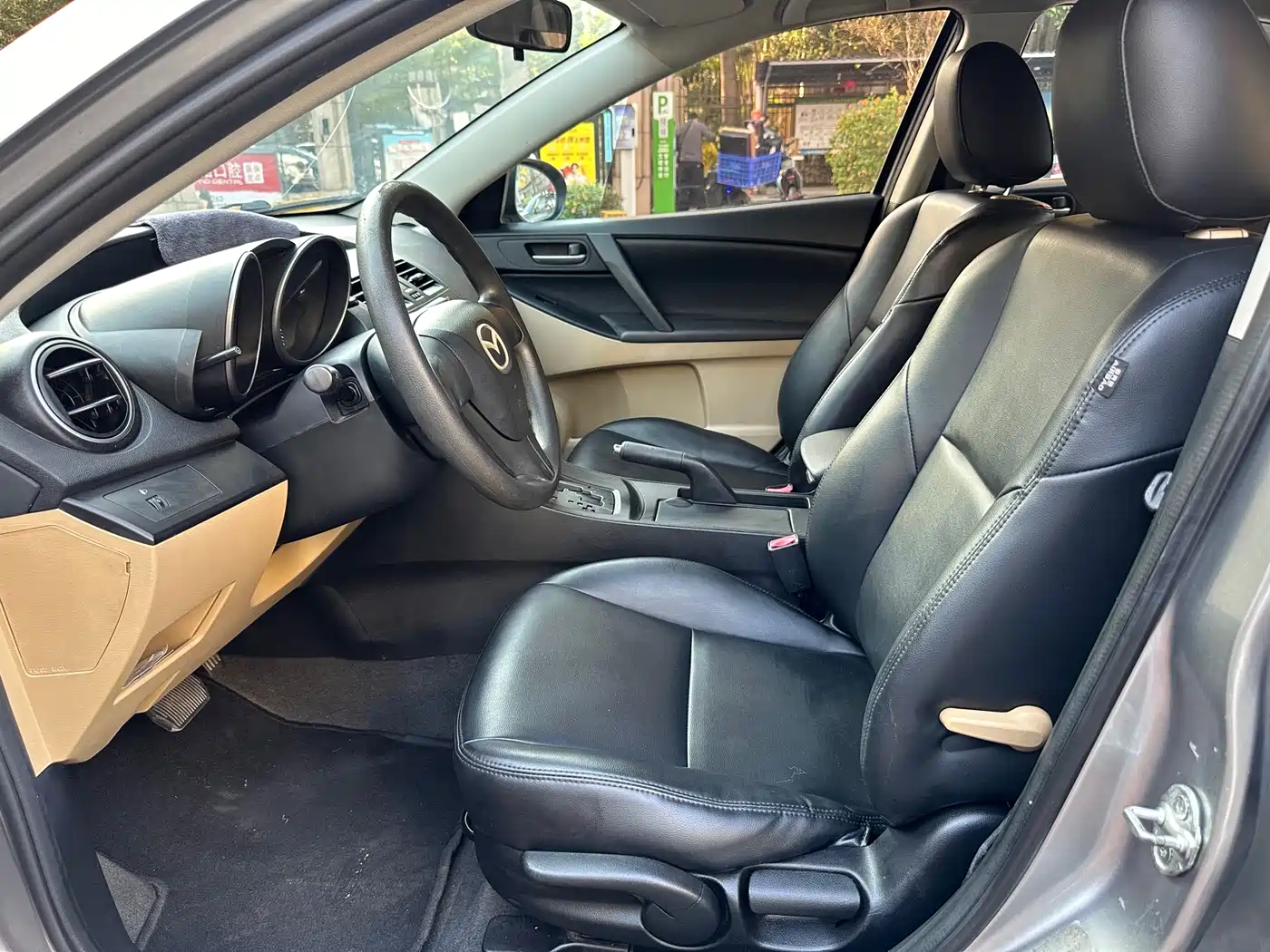 Mazda Mazda3 Axela 2011 2011 Sedan 1.6L Automatic Comfort
