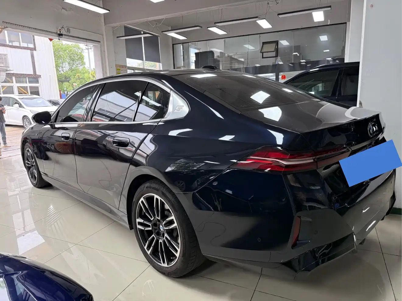 BMW 5 Series 2025 525Li M Sport Package фото 13