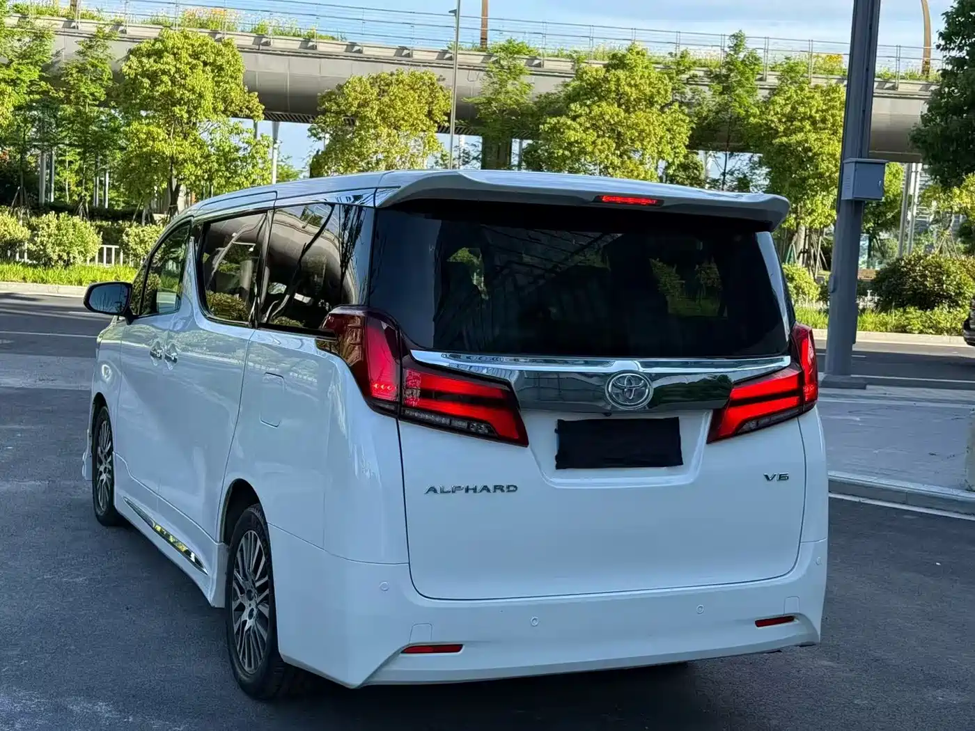 Toyota Alphard 2015 3.5L Luxury Edition фото 6