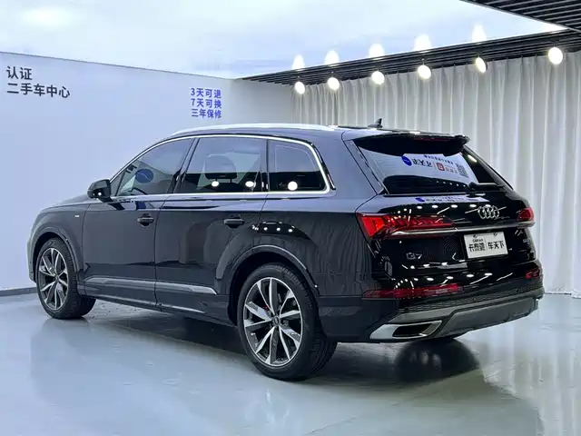 Audi Q7 2022 55 TFSI quattro S line Sport — фото 4