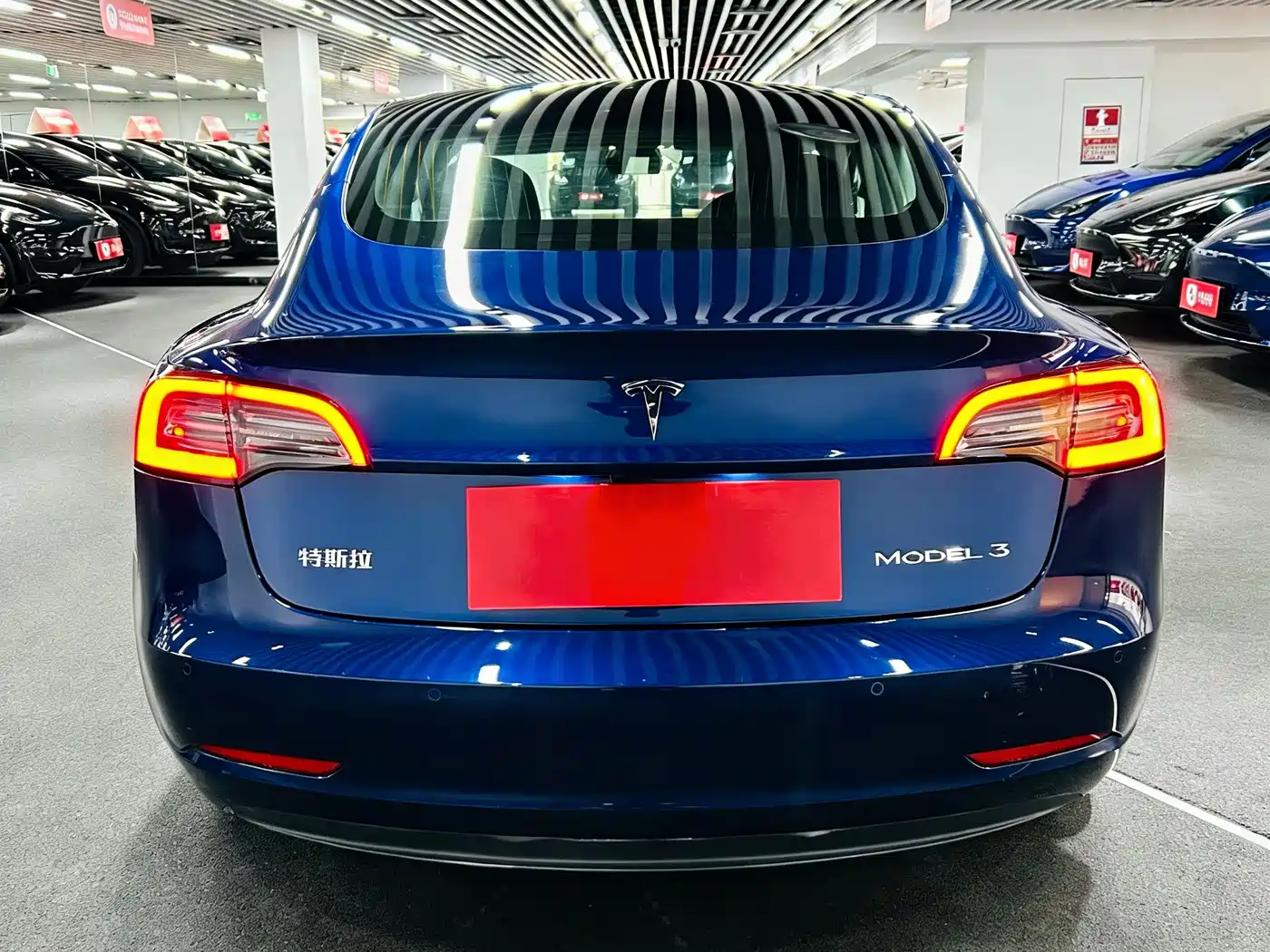 TESLA MODEL 3