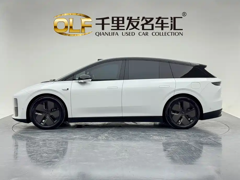 Photo 7 - Li Auto i6