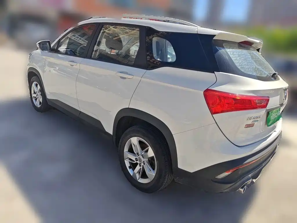 Baojun 530 2019 2019 1.5T Manual Elite (7-seater) China V