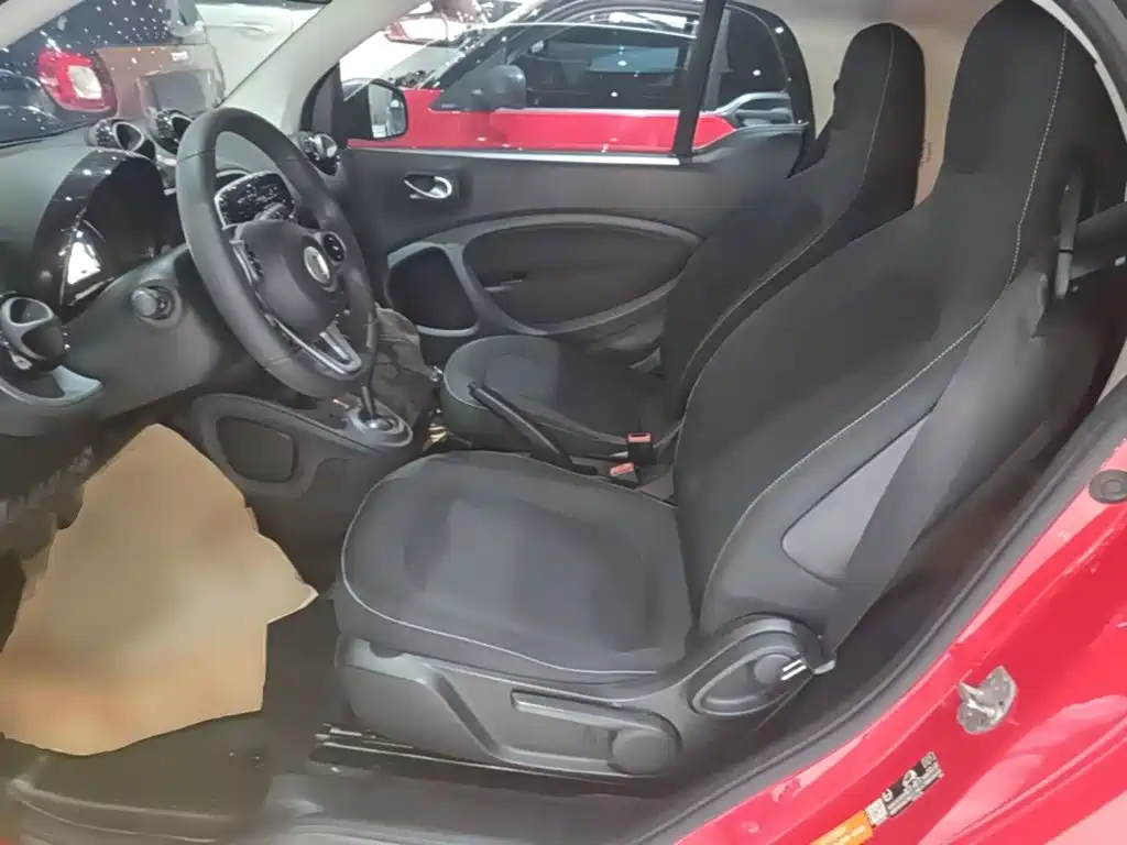 smart fortwo 2019 2019 0.9T 66kW Hardtop Wind Edition China VI