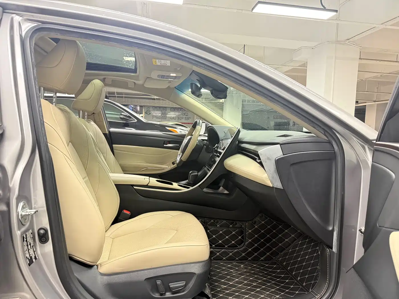 Toyota Avalon 2019 2.0L XLE Premium Edition (China VI) фото 8