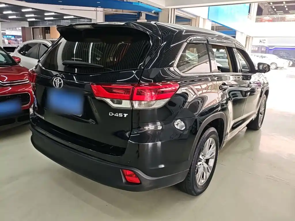 Фото 7 - Toyota Highlander