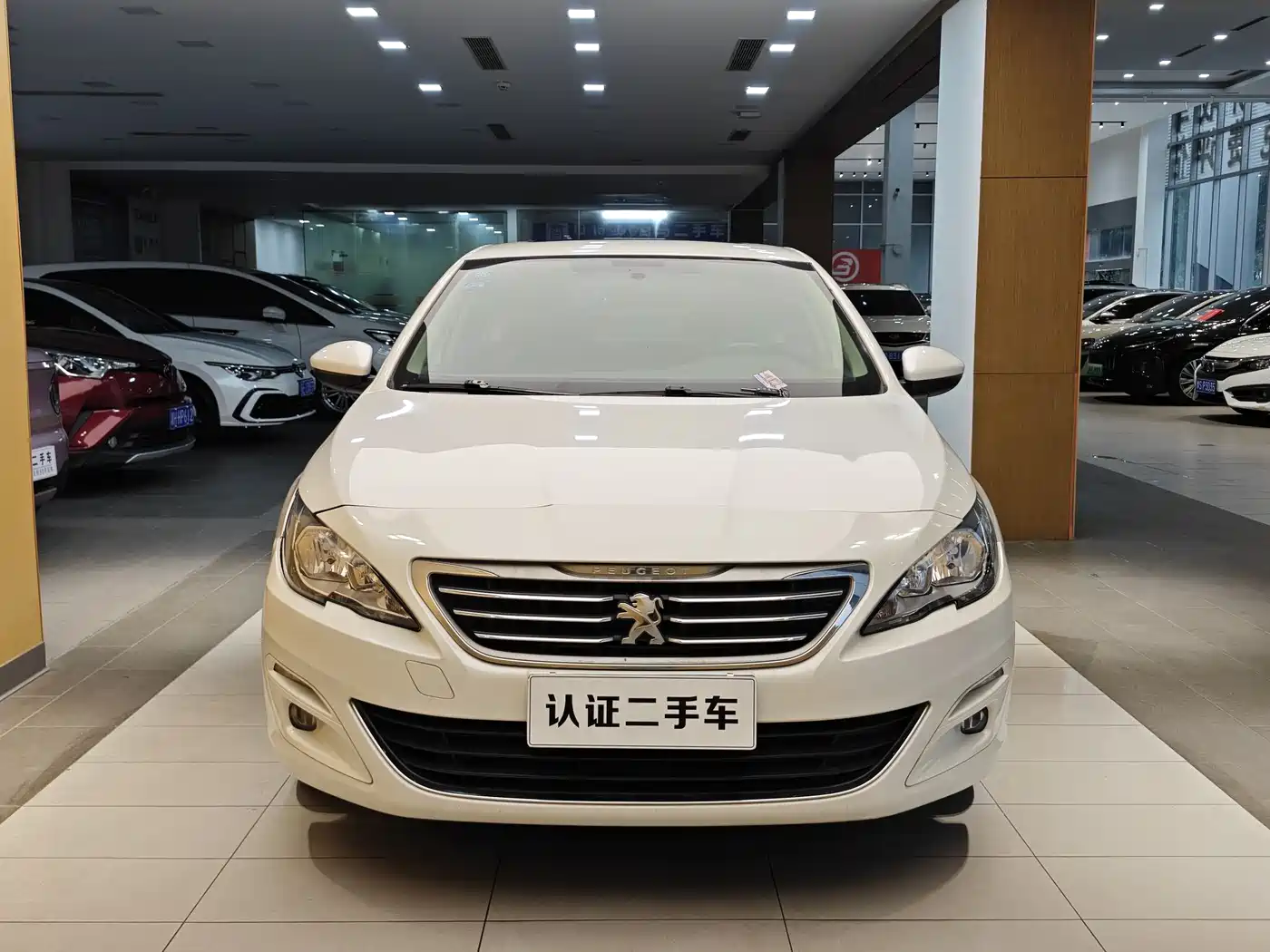 Peugeot 408 2016 1.6T Automatic Luxury Edition фото 3