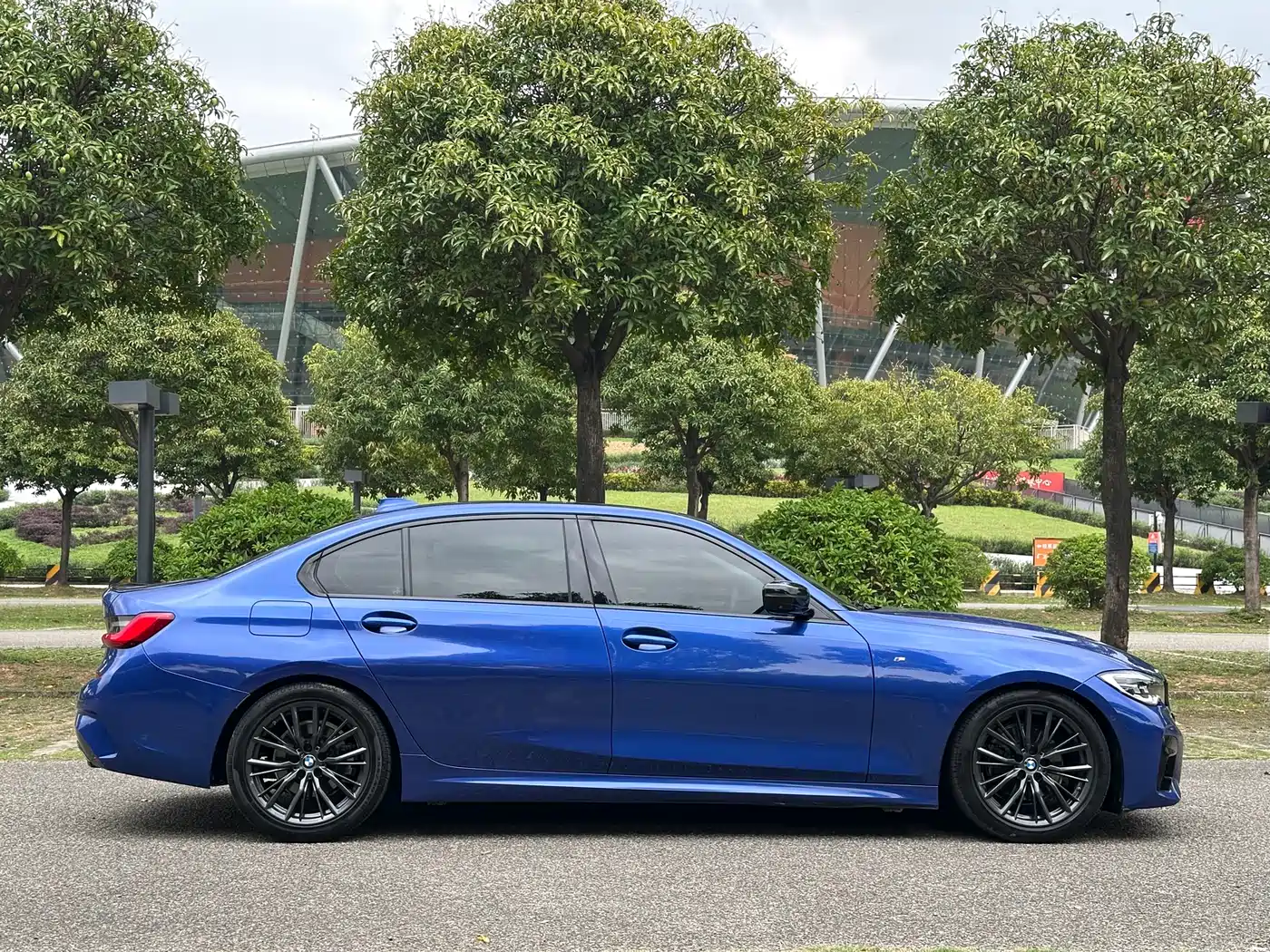BMW 3 Series 2021 325Li M Sport Night Edition фото 4