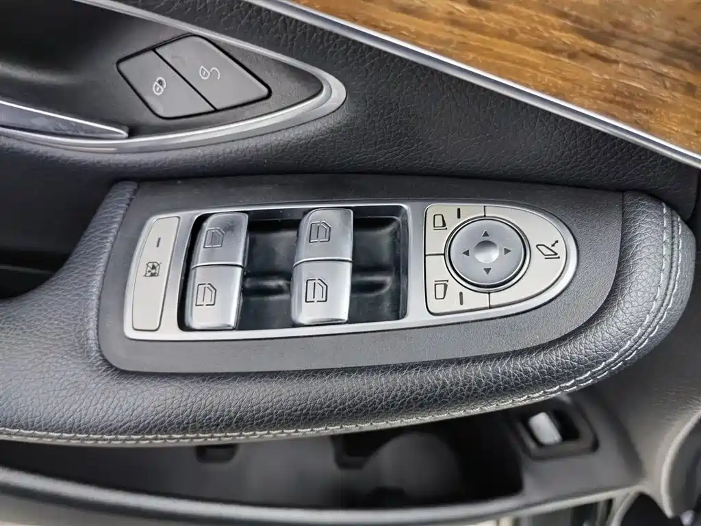 Mercedes-Benz GLC 2021 GLC 300 L 4MATIC Sporty фото 9