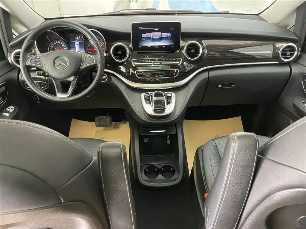 Mercedes-Benz V-Class 2017 Model V 260 Pilot Edition фото 16