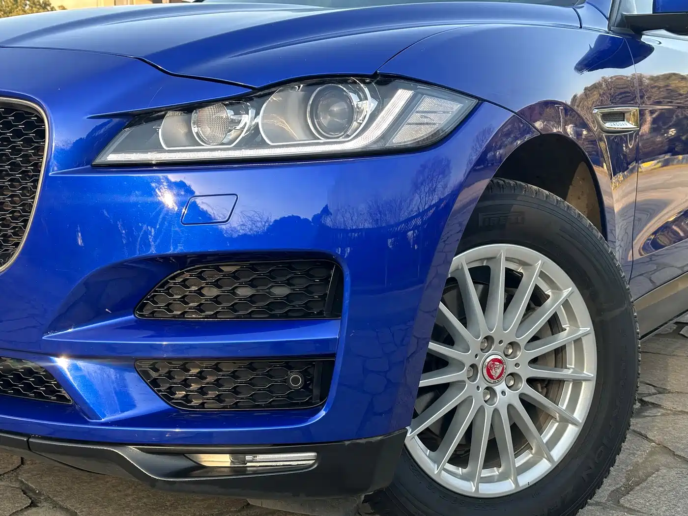 Photo 4 - Jaguar F-PACE