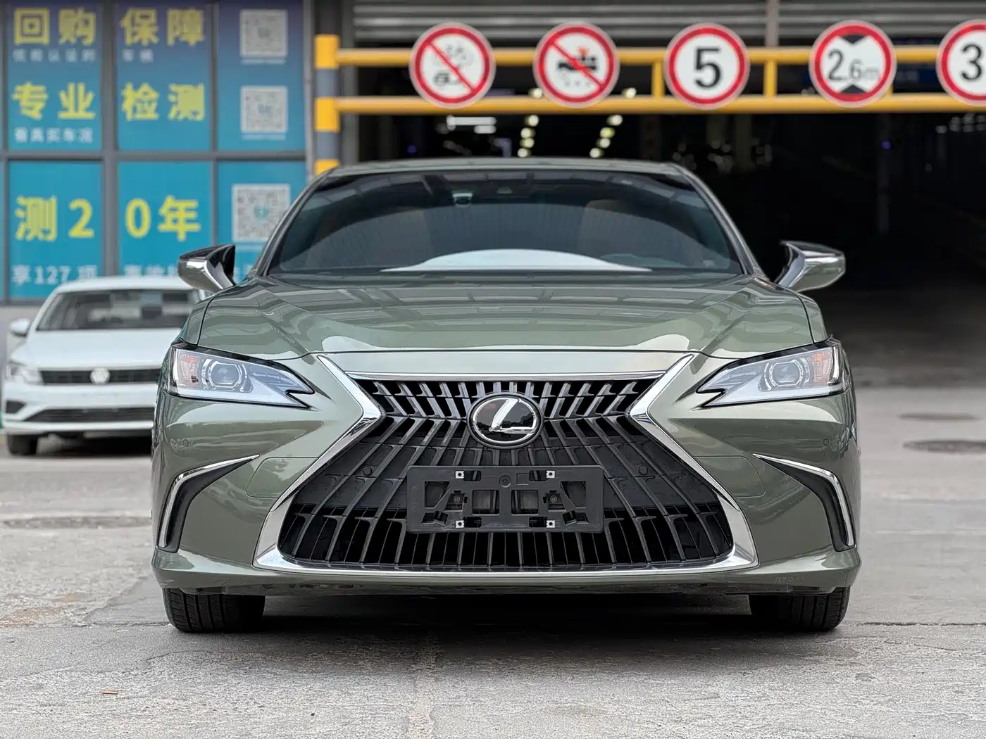 Lexus ES 2021 200 Excellence Edition фото 2