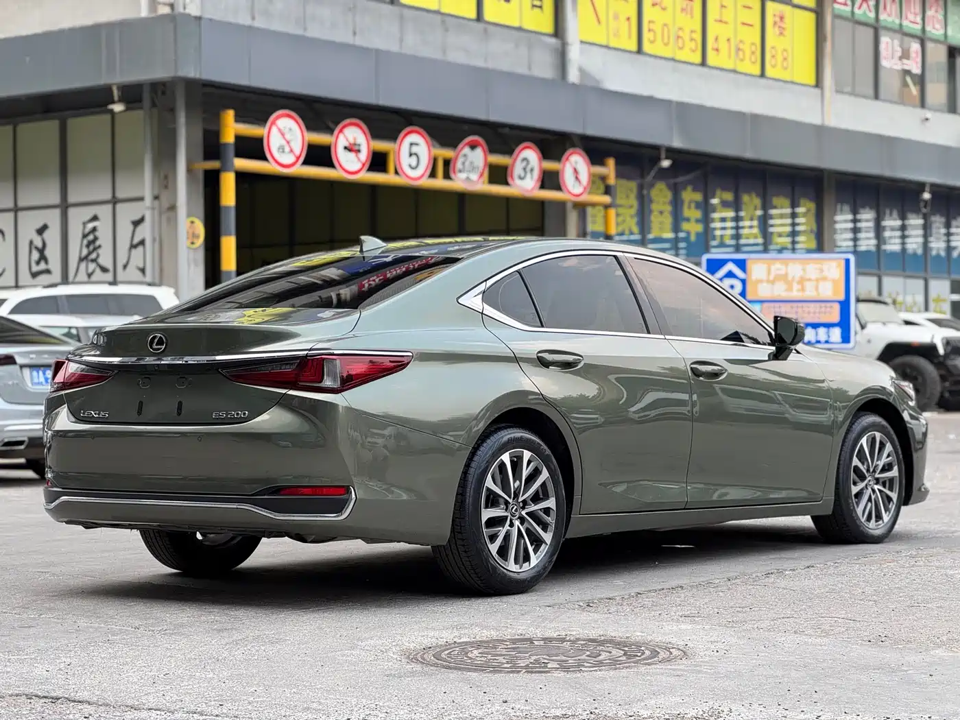 Lexus ES 2021 200 Excellence Edition фото 8