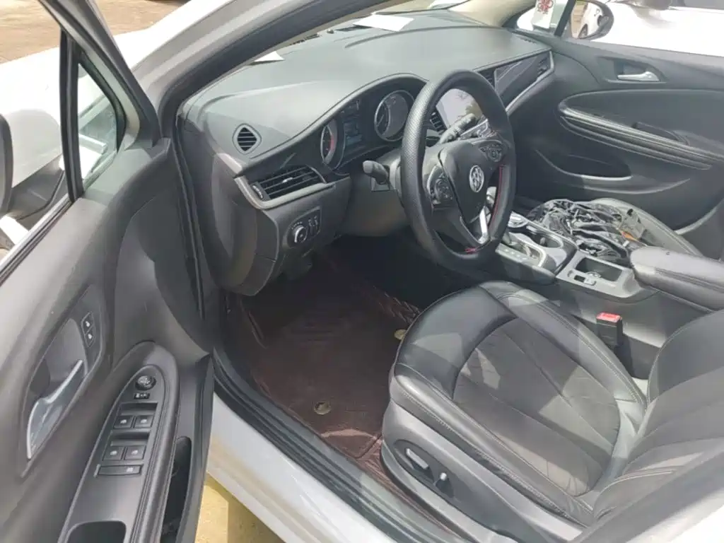 Photo 16 - Buick Verano