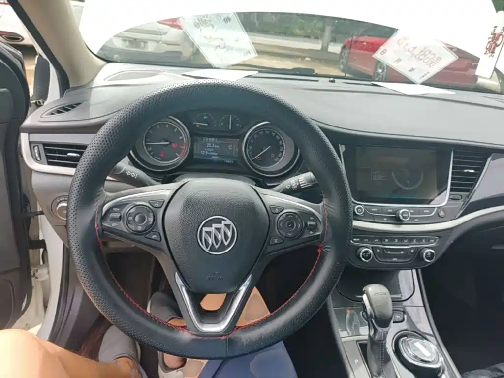 Photo 10 - Buick Verano