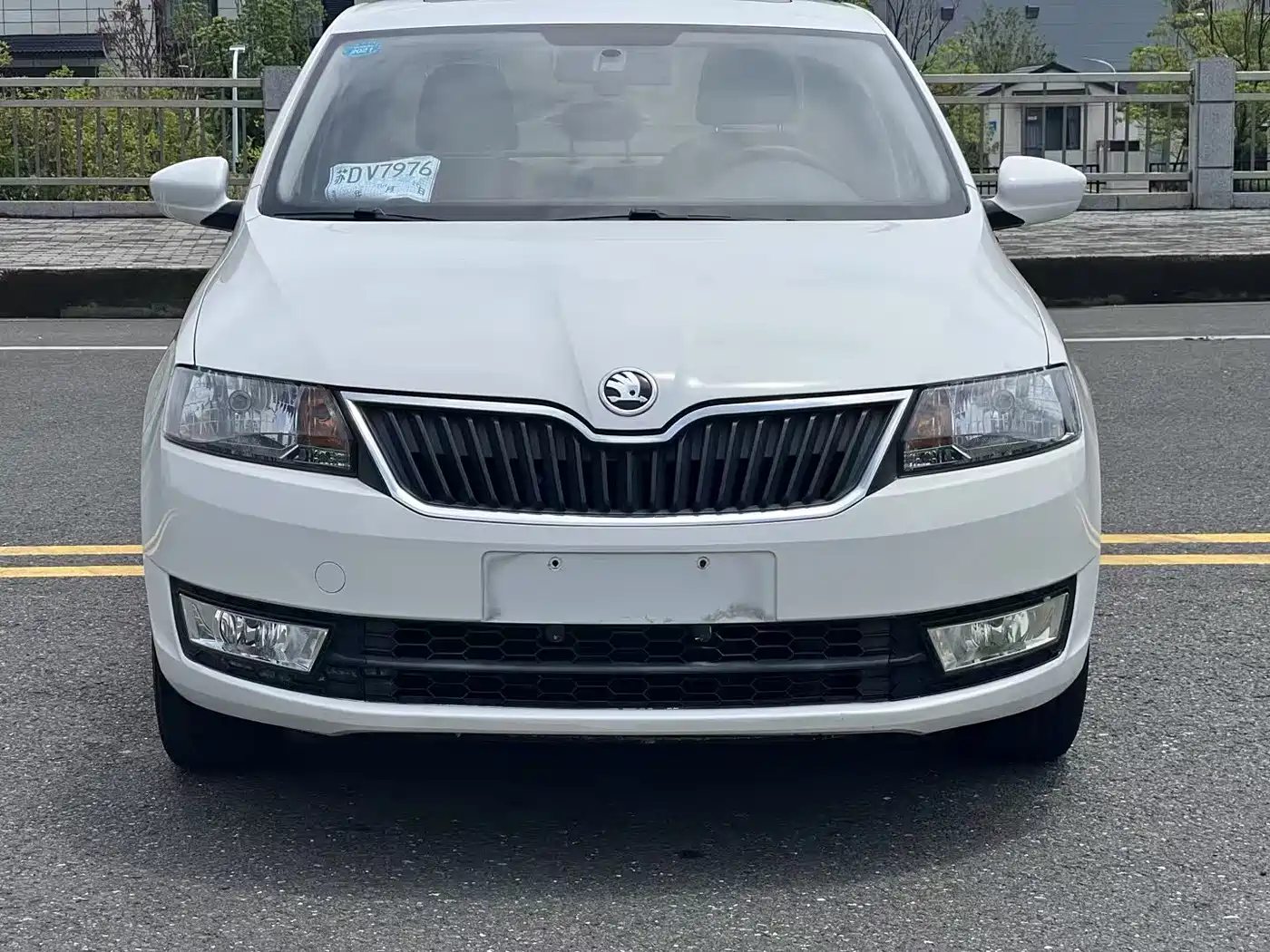 Škoda Rapid 2016 1.6L Automatic Pioneer Edition фото 2