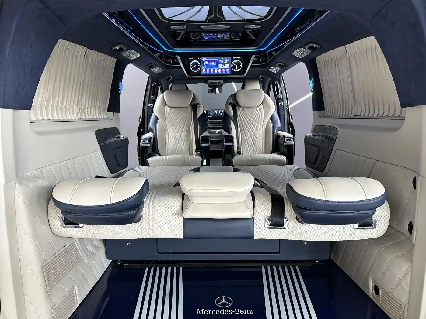 Mercedes-Benz Vito 2023 2.0T Business 7-Seater фото 17