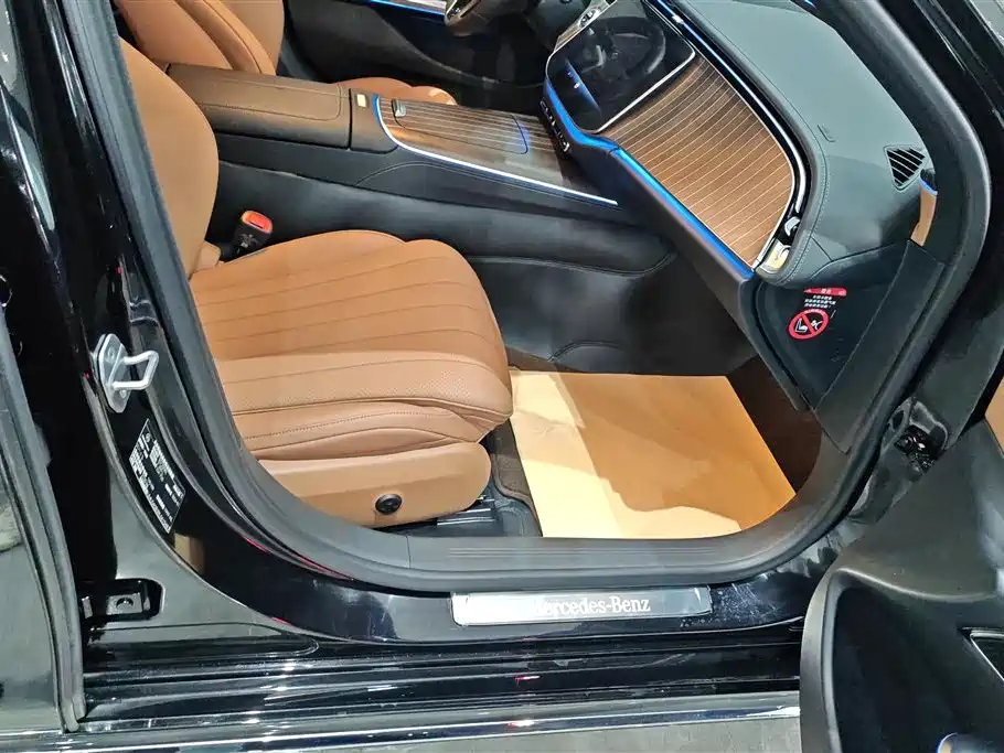 Mercedes-Benz E-Class 2024 E 300 L Fashion фото 8