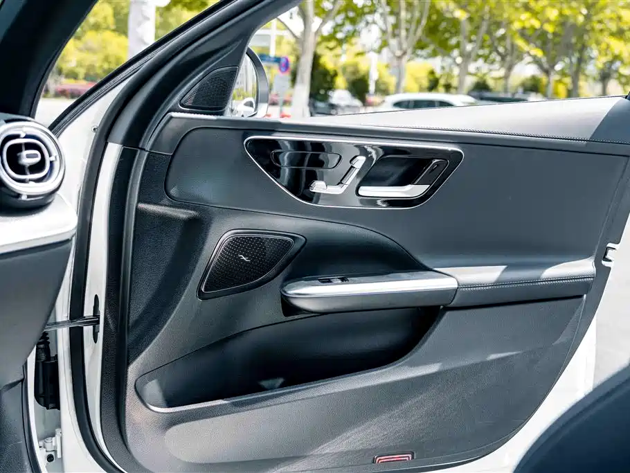 Mercedes-Benz C-Class 2025 Facelift C 260 L Sport Edition фото 12