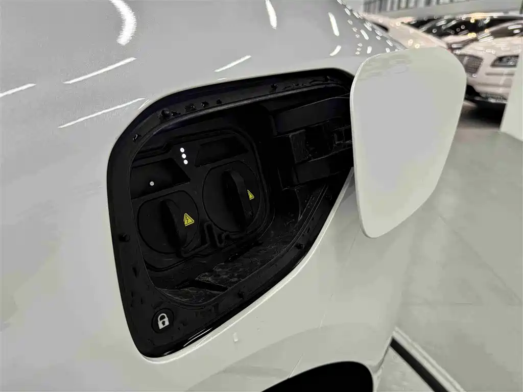 Avatr 12 2025 Ultra Pure Electric AWD фото 24