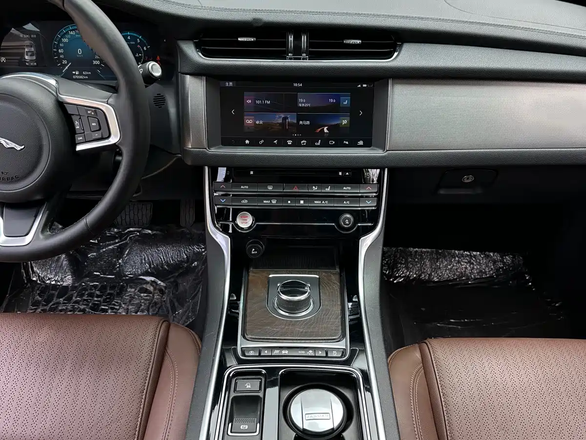 Jaguar XFL 2018 XFL 2.0T 250PS Luxury фото 24