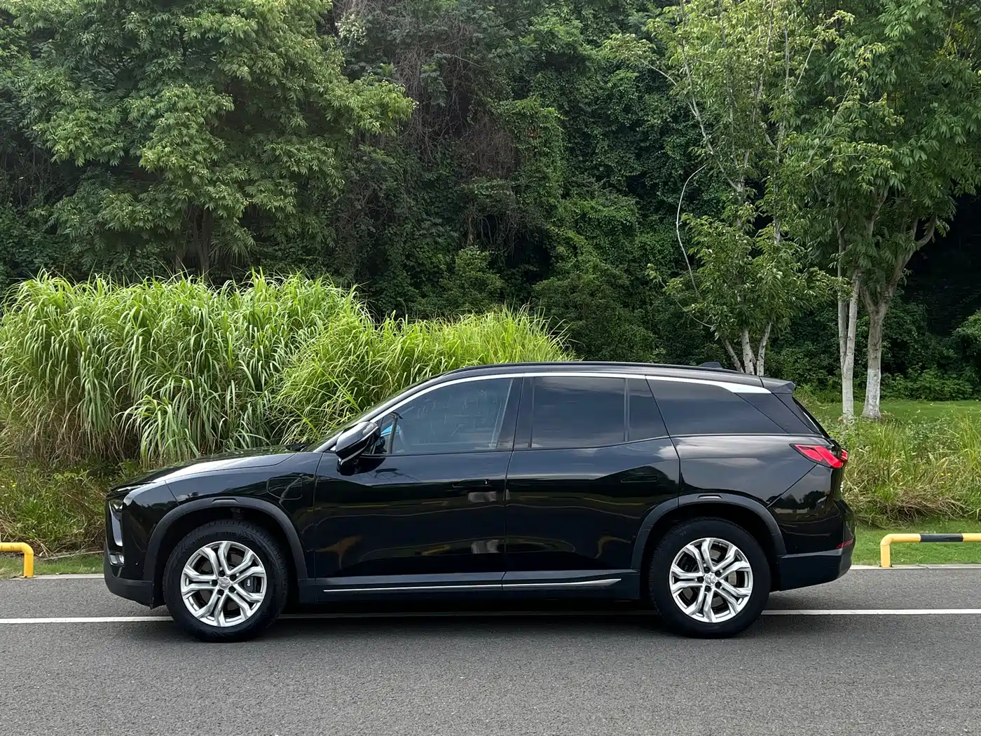 NIO ES8 2018 2018 355KM Base Model 7-Seater Version