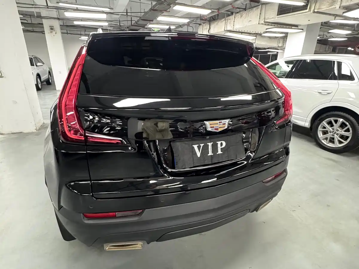 Photo 17 - Cadillac XT4