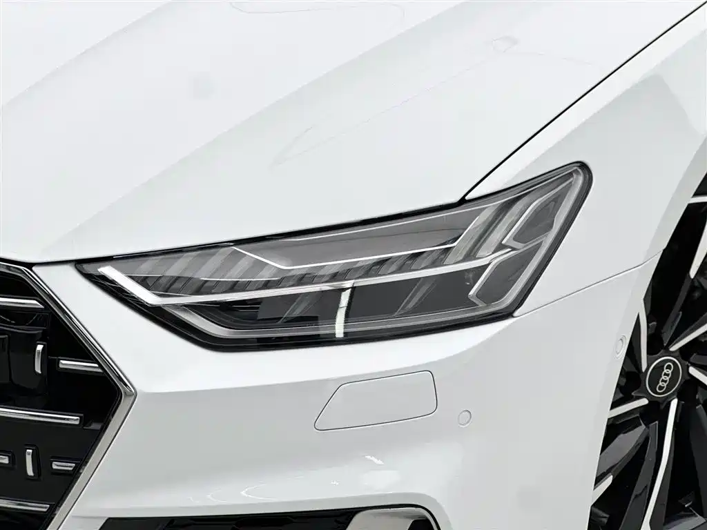 Photo 15 - Audi A7L