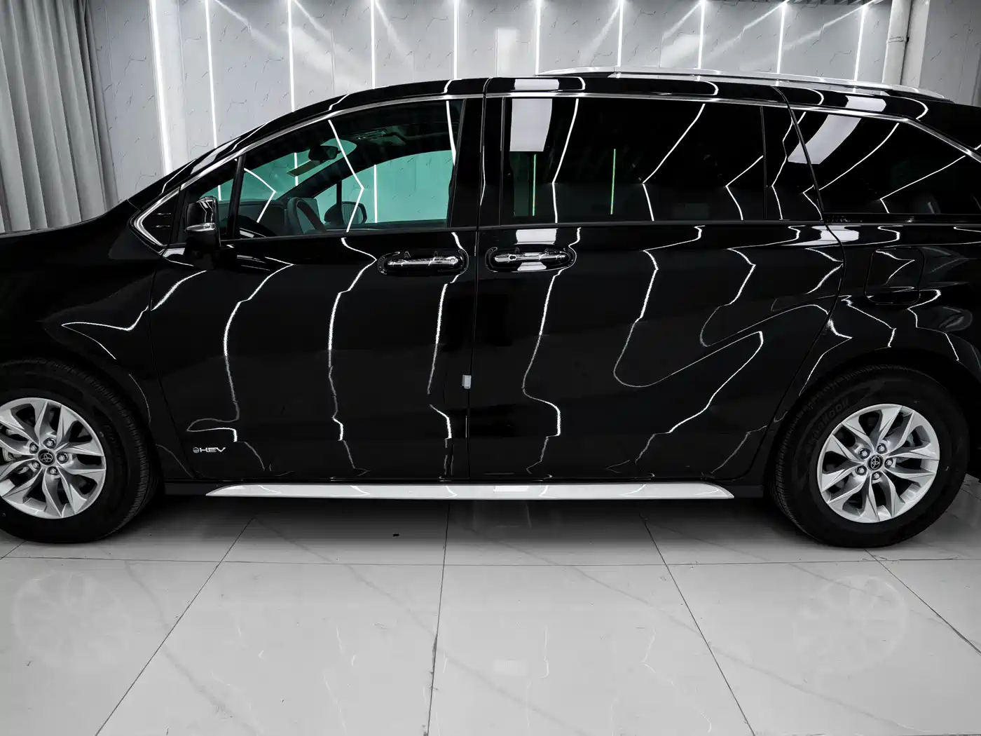 Toyota Sienna 2024 2.5L Hybrid Comfort Edition фото 3