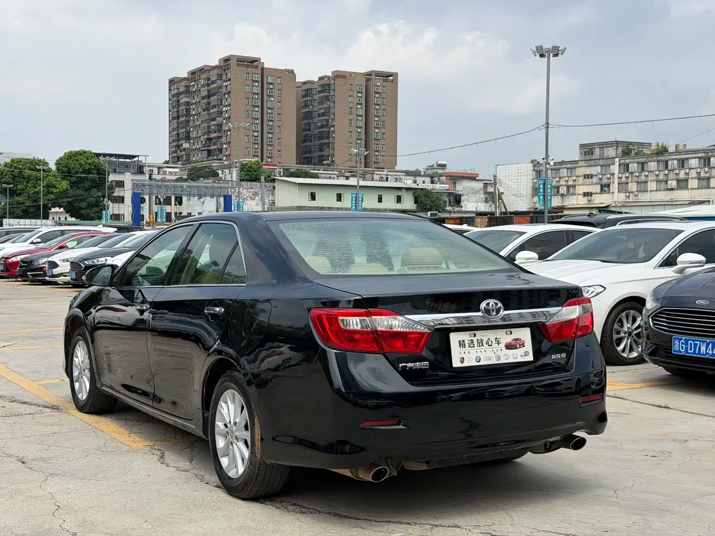 Фото 4 - Toyota Camry