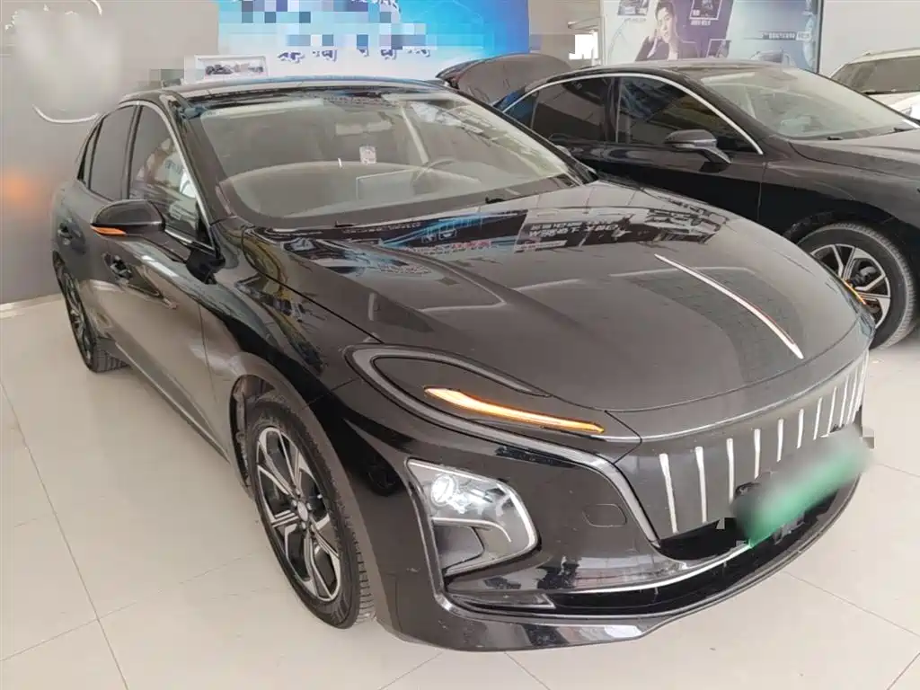 Hongqi E-QM5 2023 Facelift Basic Travel Edition фото 4