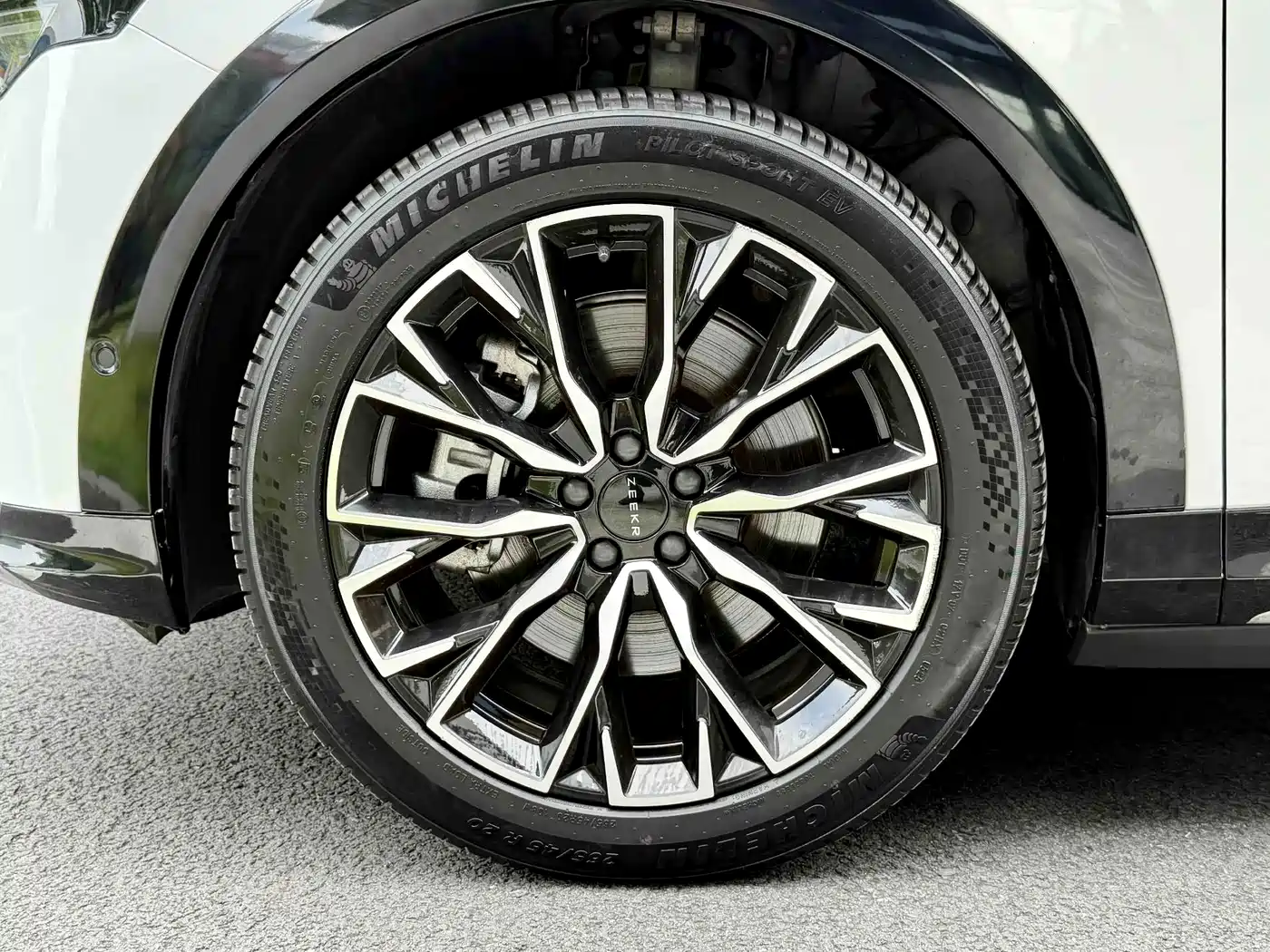 ZEEKR 7X 2025 2025 Model 75kWh RWD Smart Driving Edition