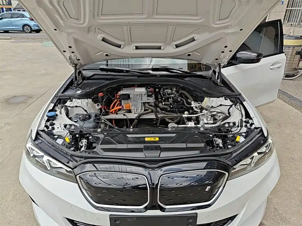 BMW i3 2023 eDrive 40 L Shadowline Package фото 20