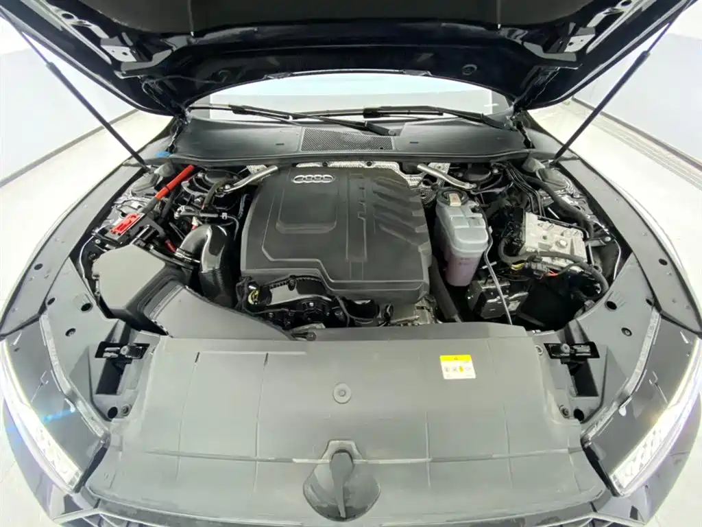Audi A7L 2023 45 TFSI quattro S-line Black Warrior Edition фото 13