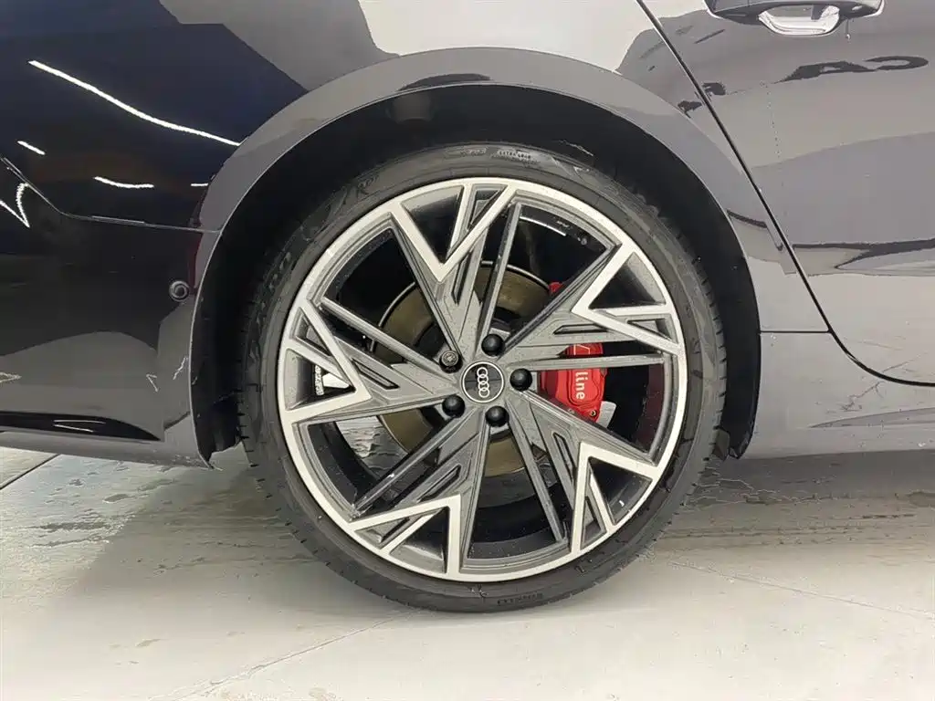 Audi A7L 2023 45 TFSI quattro S-line Black Warrior Edition фото 12