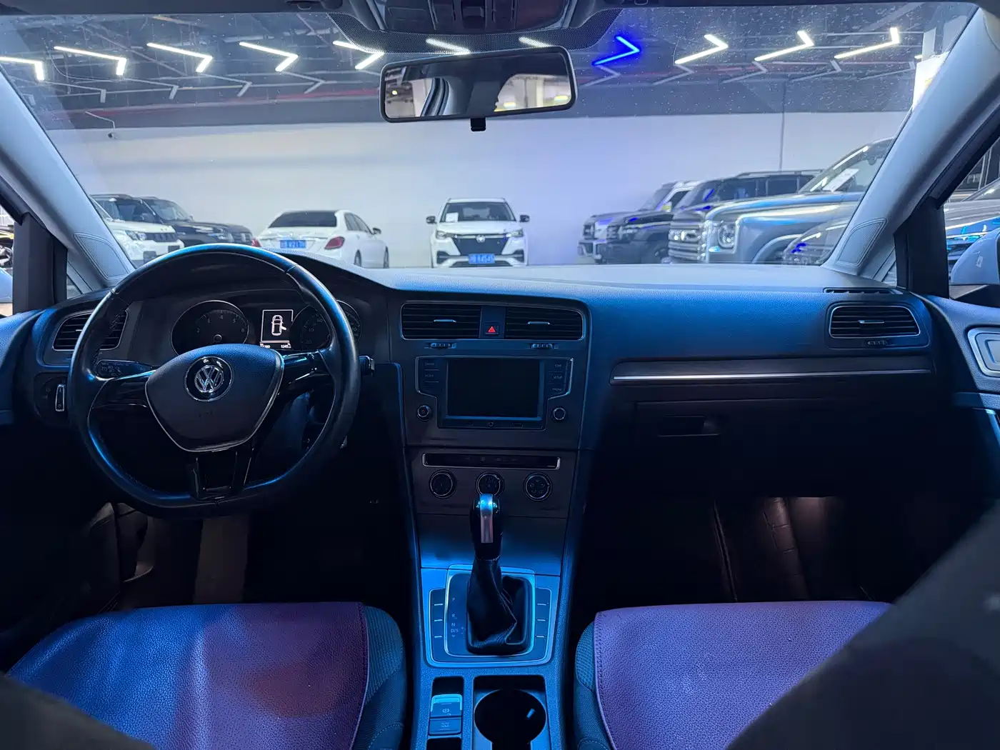 Фото 7 - Volkswagen Golf