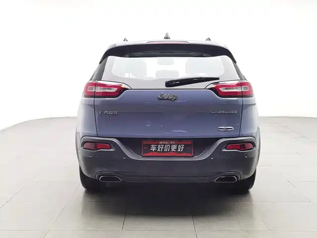 Jeep Cherokee 2016 2.4L Leading Edition — фото 4