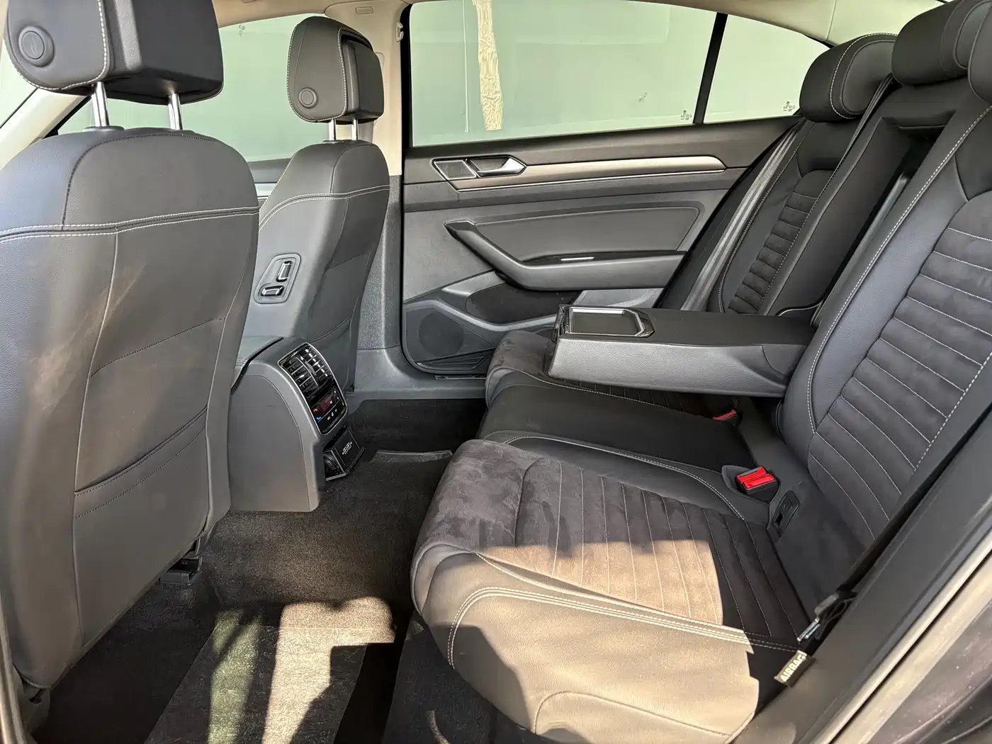 Volkswagen Magotan 2020 330TSI DSG Luxury фото 14