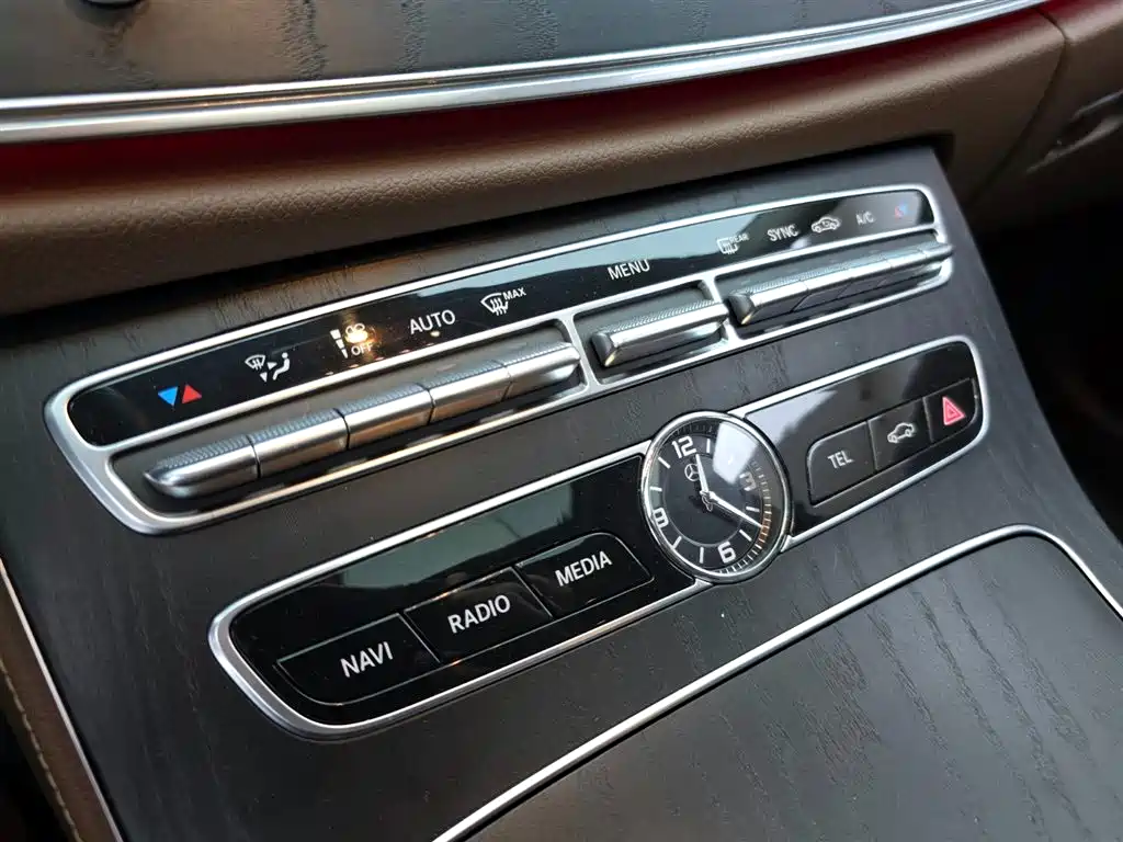 Mercedes-Benz E-Class 2018 Facelift E 200 L Sport фото 11